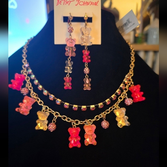 Betsey Johnson Pink Gummy Bear Necklace and earring set! NWT! - Picture 8 of 12